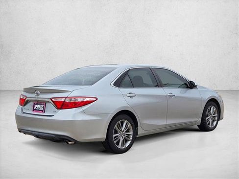 Used 2015 Toyota Camry SE FWD image 4