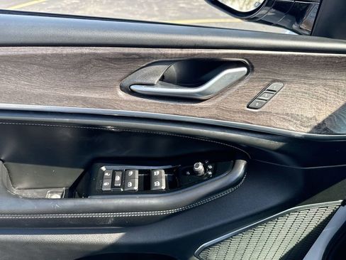 Used 2023 Jeep Grand Cherokee L Overland image 13