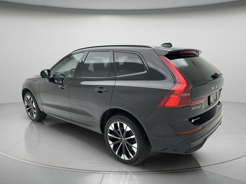 Used 2026 Volvo XC60 B5 Plus AWD/4WD image 4