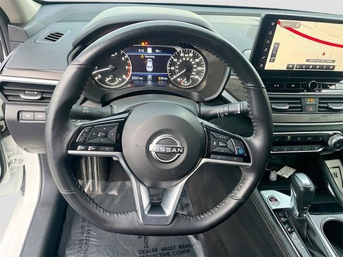 Used 2023 Nissan Altima 2.5 SV w/ SV Premium Package image 11