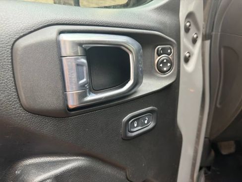 Used 2023 Jeep Wrangler Unlimited Sport AWD/4WD image 19