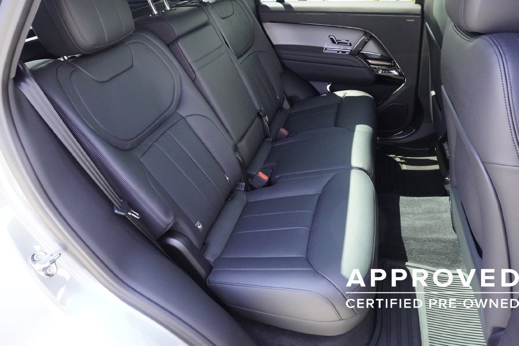 Used 2025 Land Rover Range Rover Sport SE AWD/4WD image 27