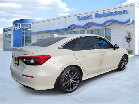 Certified 2024 Honda Civic Touring image 4