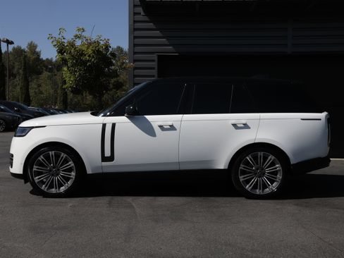Used 2024 Land Rover Range Rover Autobiography AWD/4WD image 7