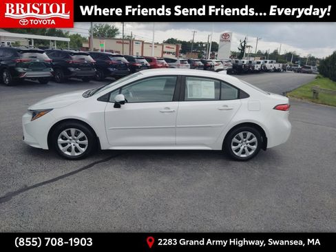 Used 2026 Toyota Corolla LE FWD image 4