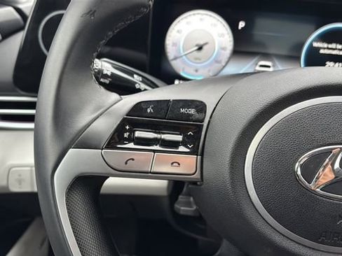 Used 2023 Hyundai Elantra Limited image 23