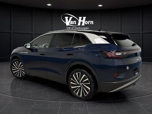 Used 2023 Volkswagen ID.4 Pro S Plus image 3