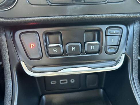 Used 2020 GMC Terrain SLE w/ Driver Convenience Package image 19