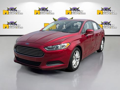 Used 2015 Ford Fusion SE FWD image 1