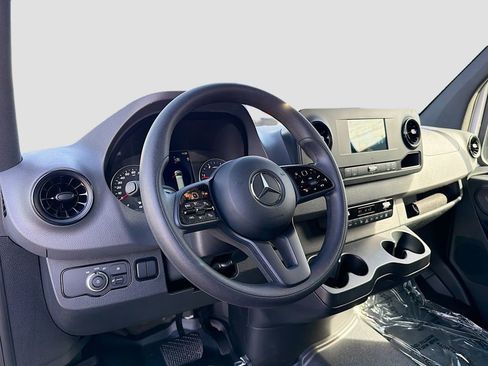 Used 2024 Mercedes-Benz Sprinter 2500 image 16