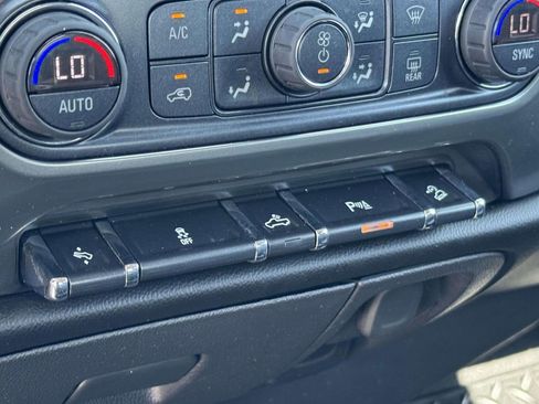 Used 2018 Chevrolet Silverado 1500 LT w/ Texas Edition AWD/4WD image 20