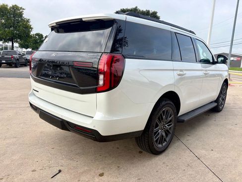 New 2026 Ford Expedition Platinum w/ Stealth Appearance Package AWD/4WD image 7