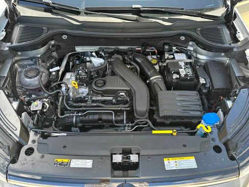 New 2025 Volkswagen Taos SEL image 22