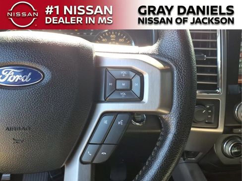 Used 2015 Ford F150 Platinum w/ Equipment Group 701A Luxury AWD/4WD image 14