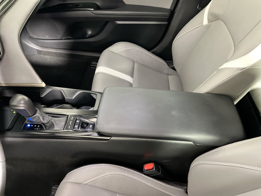 Used 2025 Toyota Camry SE FWD image 22