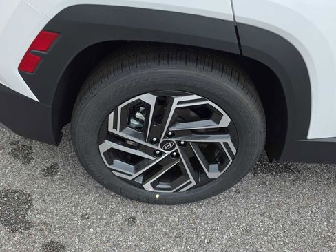 New 2025 Hyundai Tucson Limited image 7
