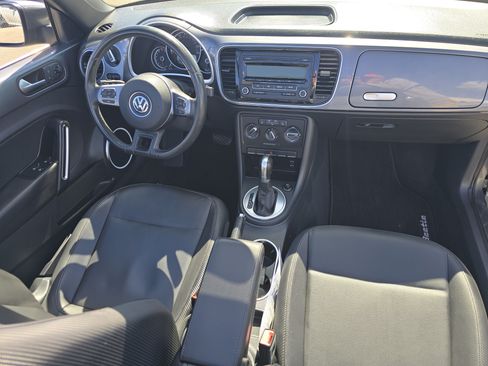 Used 2014 Volkswagen Beetle 1.8T FWD image 18