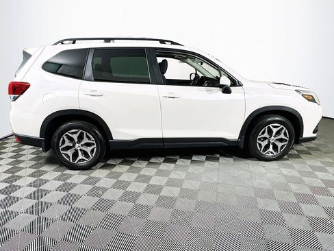 Used 2022 Subaru Forester Premium image 8