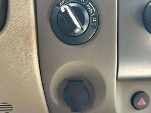 Used 2012 Nissan Titan SV w/ SV Value Truck Pkg image 29