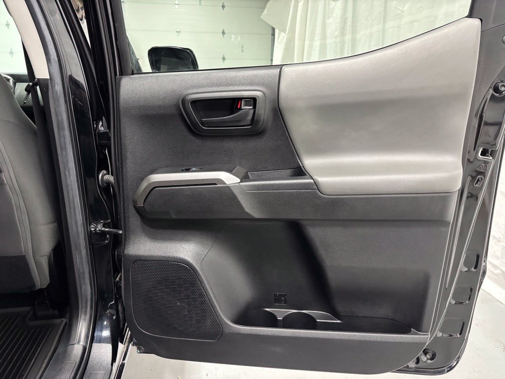 Used 2022 Toyota Tacoma SR5 AWD/4WD image 50