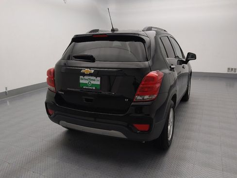 Used 2019 Chevrolet Trax LT w/ Sun & Sound Package image 7