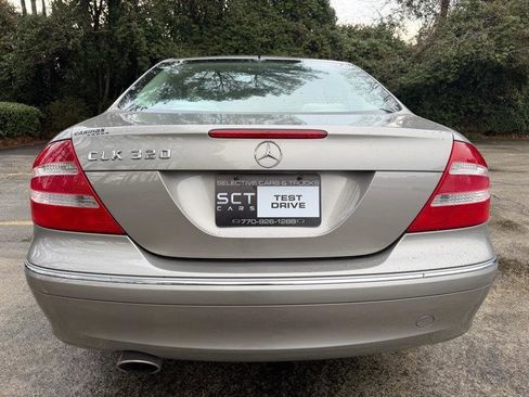 Used 2005 Mercedes-Benz CLK 320 Coupe image 5