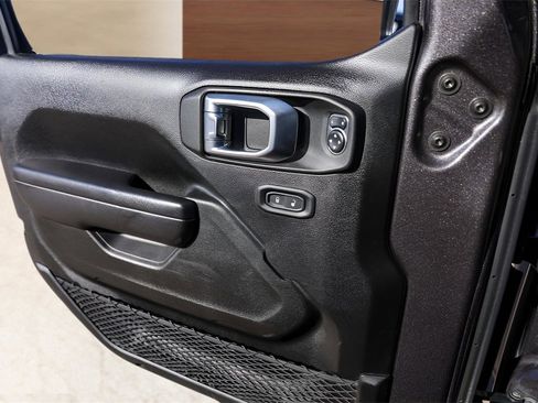 Used 2021 Jeep Wrangler Unlimited Rubicon image 25