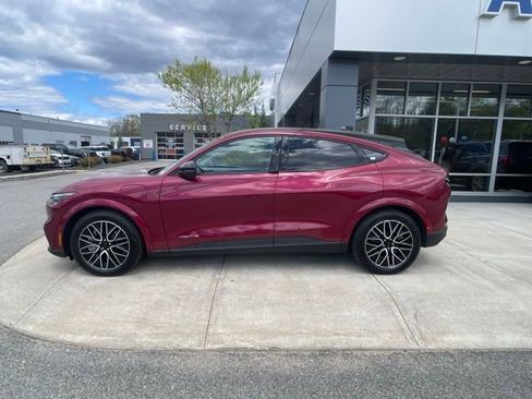 Certified 2025 Ford Mustang Mach-E Premium AWD/4WD image 5
