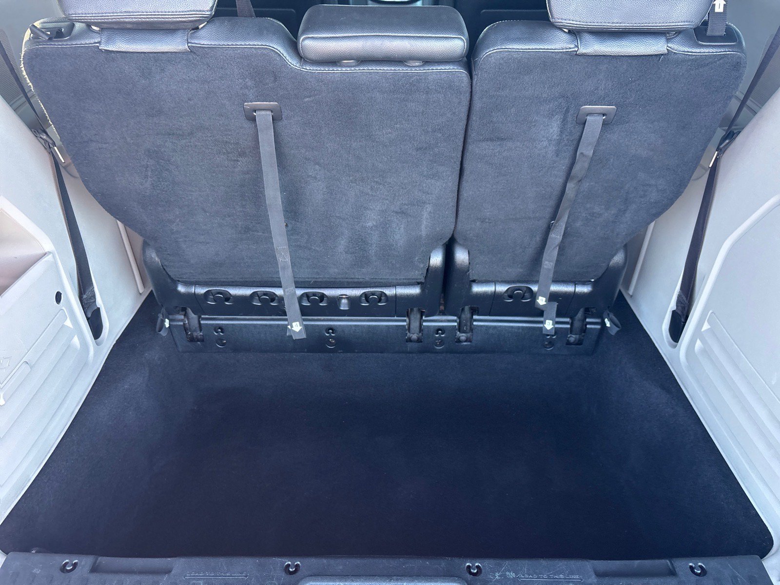 Used 2016 Chrysler Town & Country Touring FWD image 24