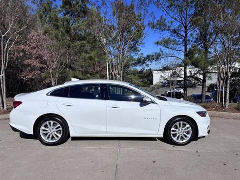 Used 2018 Chevrolet Malibu LT image 4
