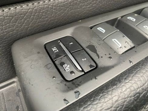 Used 2021 GMC Yukon XL Denali image 15