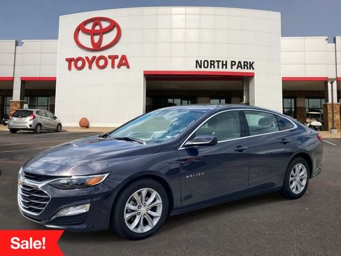 Used 2025 Chevrolet Malibu LT FWD image 1