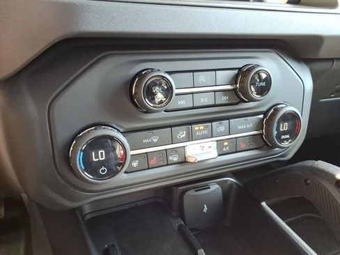 New 2026 Ford Bronco Badlands w/ Sasquatch Package AWD/4WD image 16