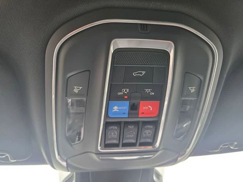 New 2026 Jeep Cherokee Overland image 18