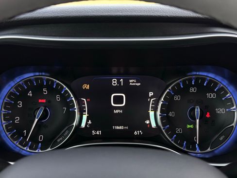 Used 2020 Chrysler Pacifica Limited image 39