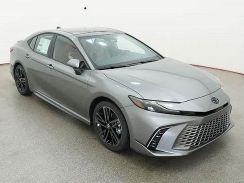 Used 2026 Toyota Camry XSE FWD image 16