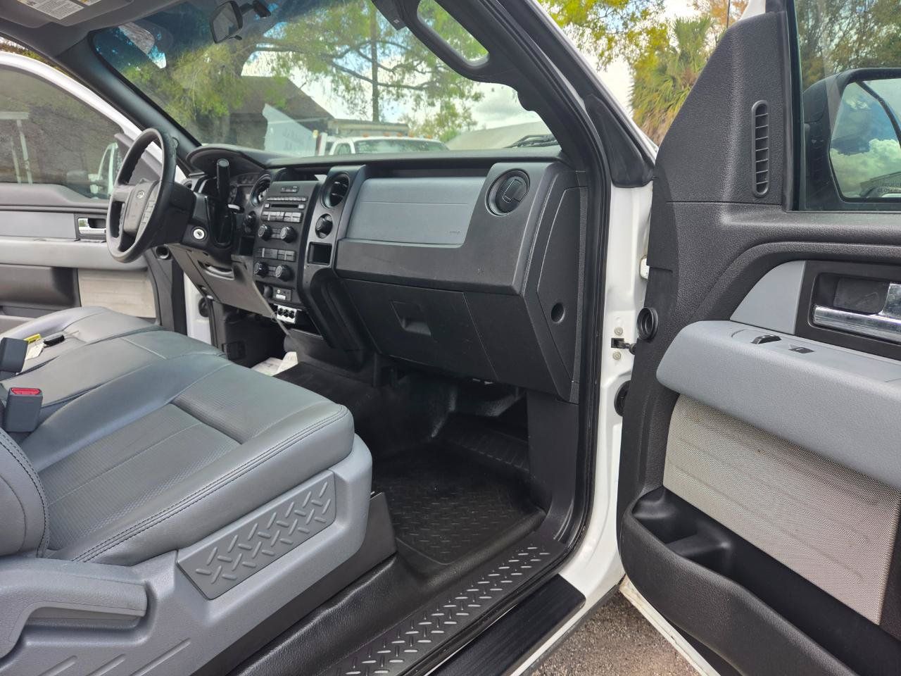 Used 2014 Ford F150 XL w/ Equipment Group 101A Mid AWD/4WD image 27