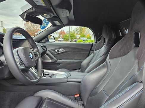 Used 2025 BMW Z4 sDrive30i w/ Premium Package image 19