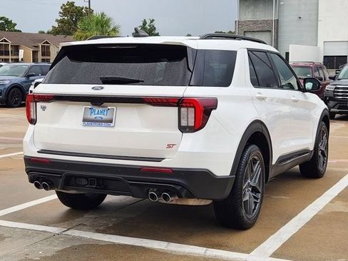Certified 2025 Ford Explorer ST AWD/4WD image 7