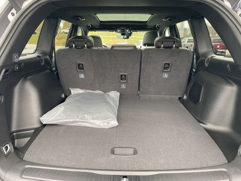 New 2026 Jeep Grand Cherokee Limited w/ Limited Altitude Package image 16