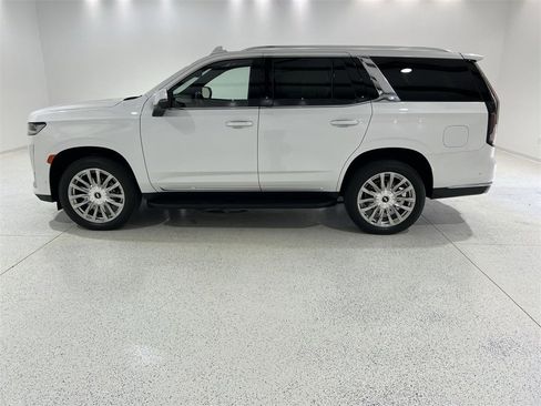 Used 2024 Cadillac Escalade Premium Luxury w/ Performance Package image 5