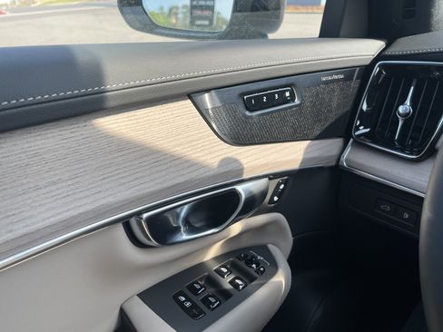 New 2026 Volvo XC90 T8 Ultra w/ Lounge Package image 19