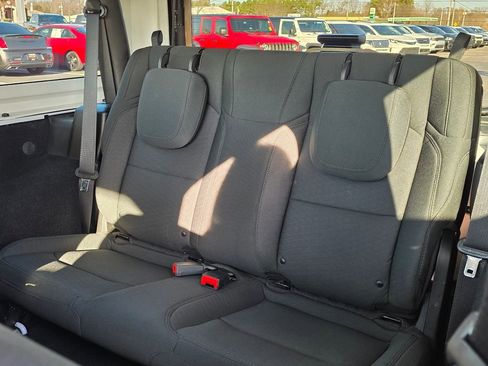 Used 2020 Jeep Wrangler Sport image 26