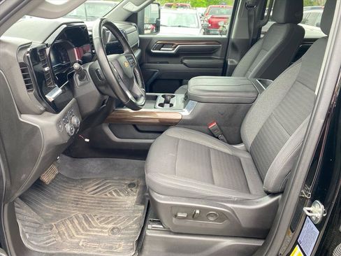 Used 2024 Chevrolet Silverado 2500 LT AWD/4WD image 9