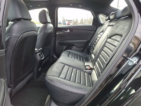 Used 2023 Kia Forte GT-Line w/ GT-Line Premium Package FWD image 10