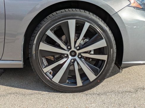 Used 2024 Nissan Altima 2.5 SR image 12