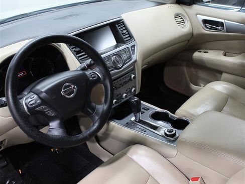 Used 2017 Nissan Pathfinder SL w/ SL Tech Package AWD/4WD image 7