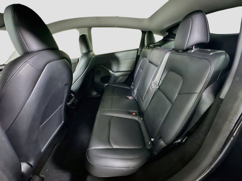 Used 2025 Tesla Model Y Long Range RWD image 27