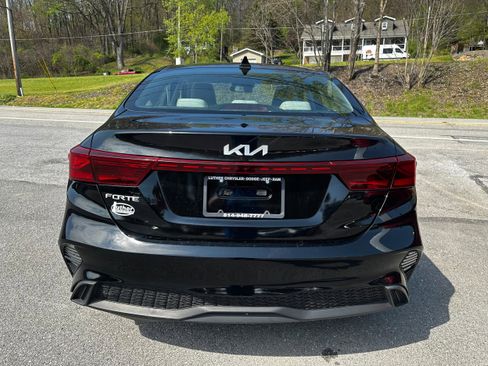 Used 2022 Kia Forte LXS FWD image 7