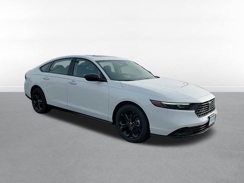 New 2025 Honda Accord SE image 3